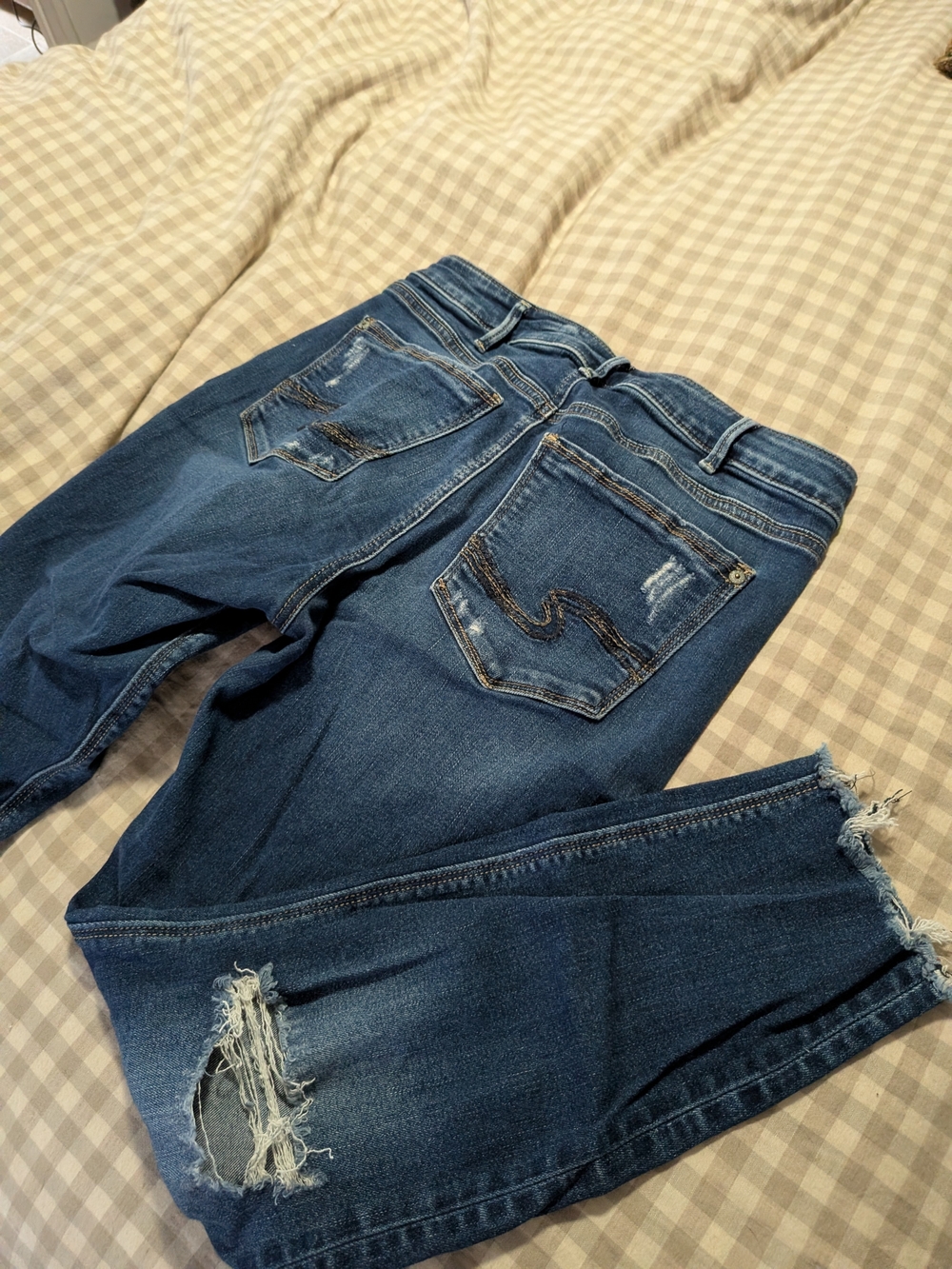Silver Jeans Co. Women’s Skinny Jeans • Size 30 • Stretch • Distressed